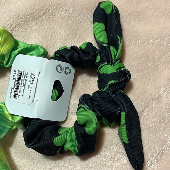 Icing St. Patrick’s Day Scrunchies - Picture 5 of 5